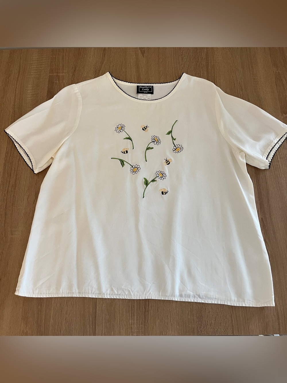 Contagecore Embroidered Bumblebee and Daisy Blouse